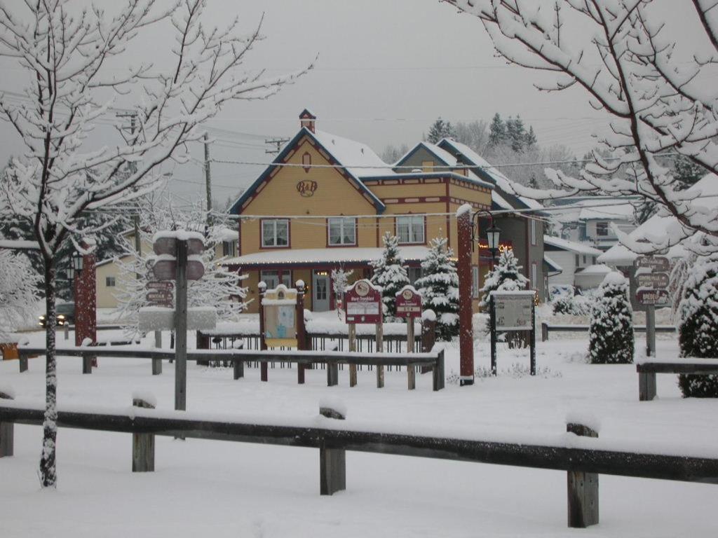 Auberge Le Voyageur Mont-Tremblant Zewnętrze zdjęcie