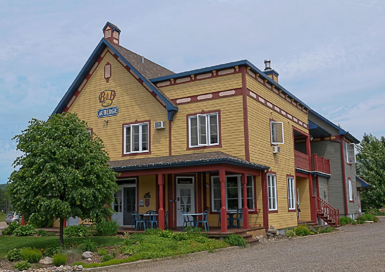 Auberge Le Voyageur Mont-Tremblant Zewnętrze zdjęcie